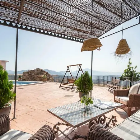 With Views And Private Pool Near Malaga. * Colmenar