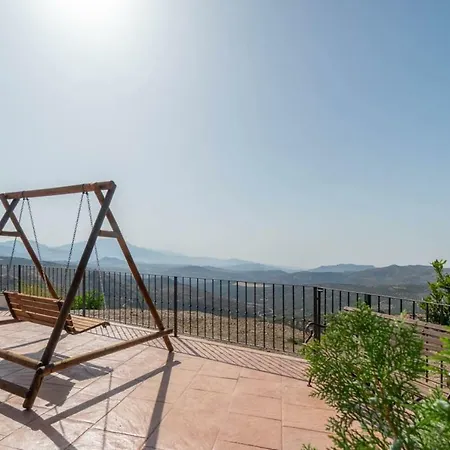 With Views And Private Pool Near Malaga. Villa *