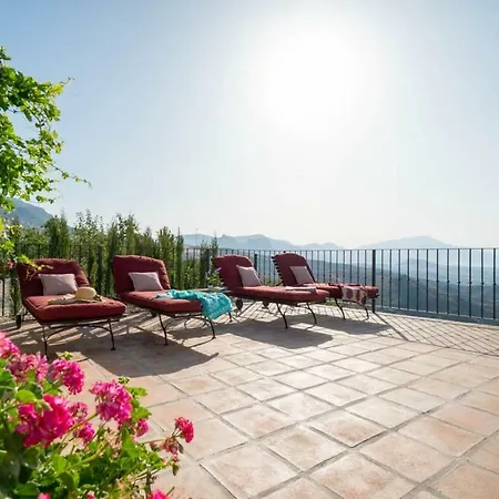 With Views And Private Pool Near Malaga. Villa *