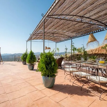 With Views And Private Pool Near Malaga. Villa *