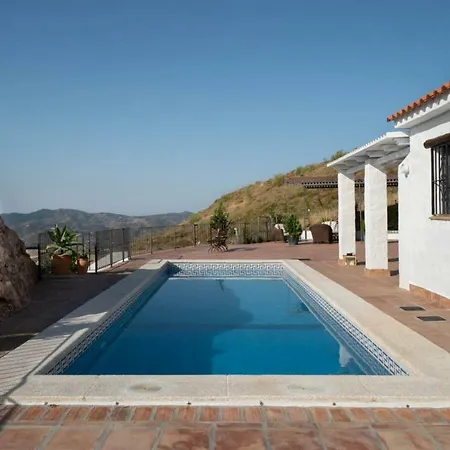 With Views And Private Pool Near Malaga. Villa *
